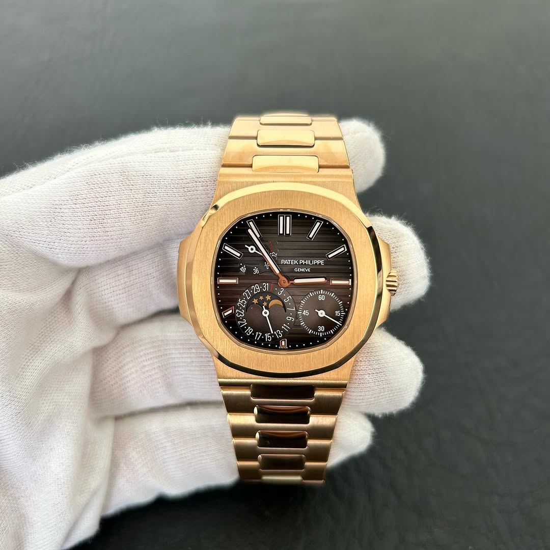 PATEK PHILIPPE NAUTILUS BROWN DIAL ROSE GOLD SELF-WINDING 40 MM